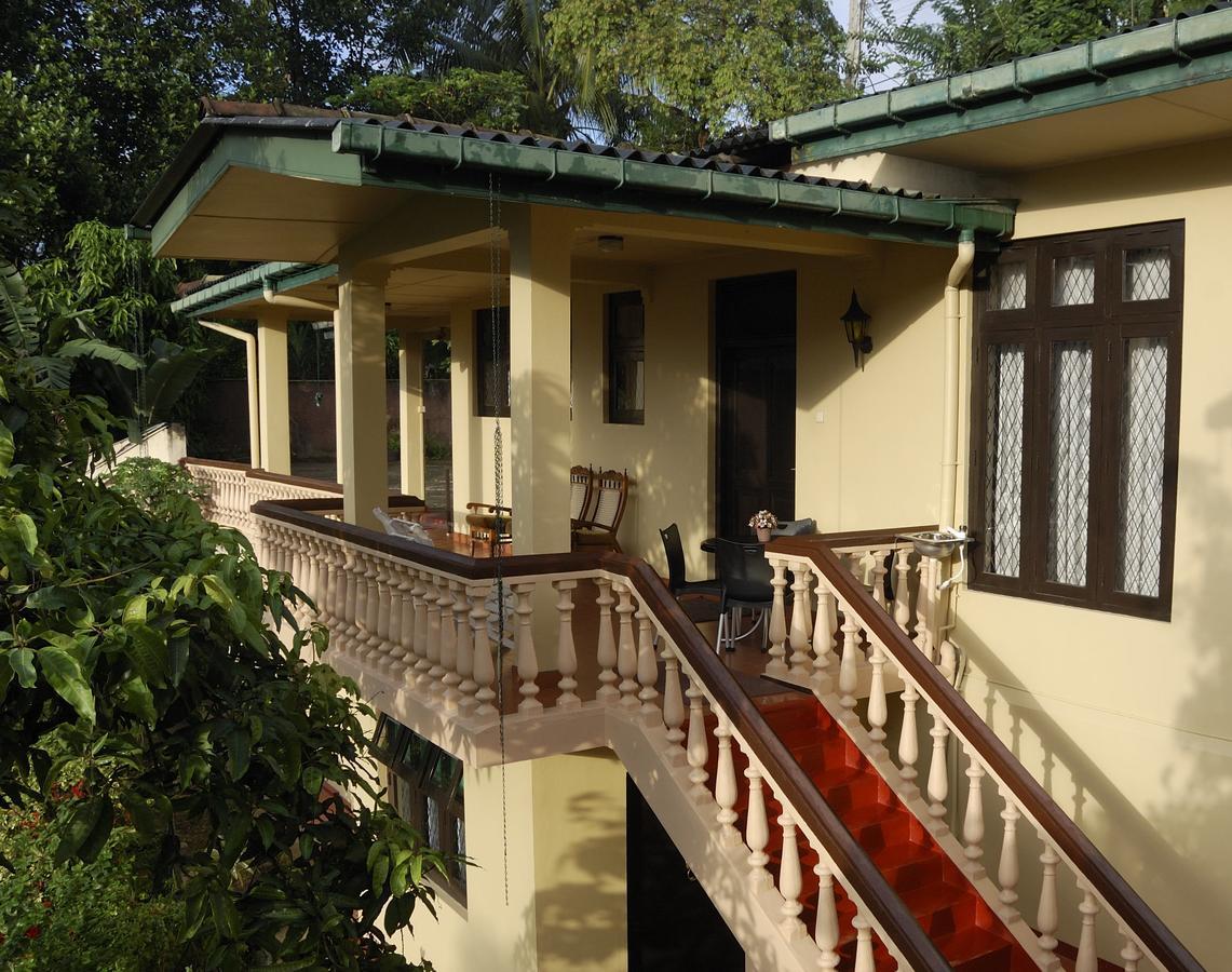 Evergreen Kandy Luaran gambar